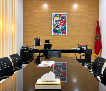 Salle de reunion elegante aux accents marocains
